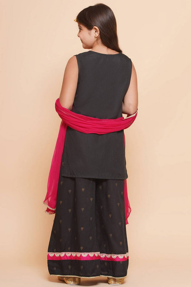 Girl's Black Embroidered Cotton Kurta Set