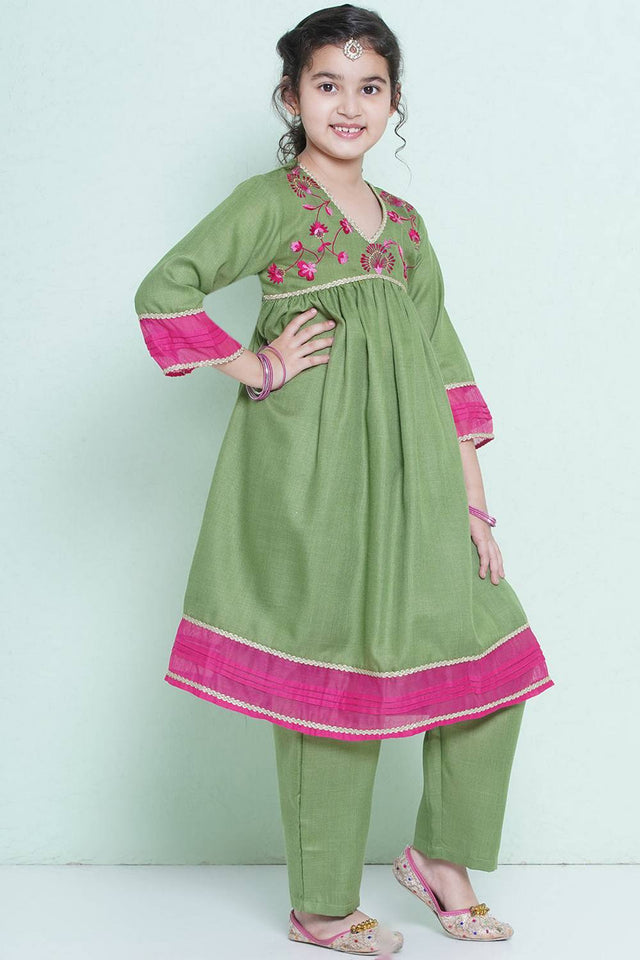 Girl's Green Embroidered Cotton Kurta Set
