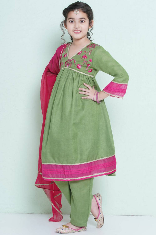 Girl's Green Embroidered Cotton Kurta Set
