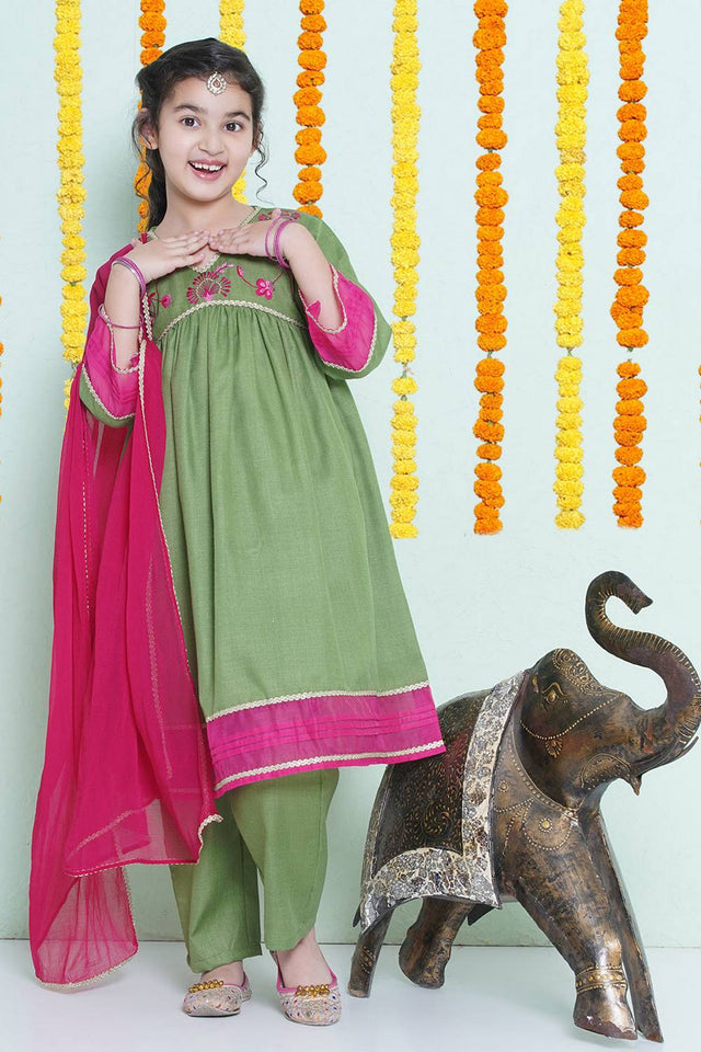 Girl's Green Embroidered Cotton Kurta Set