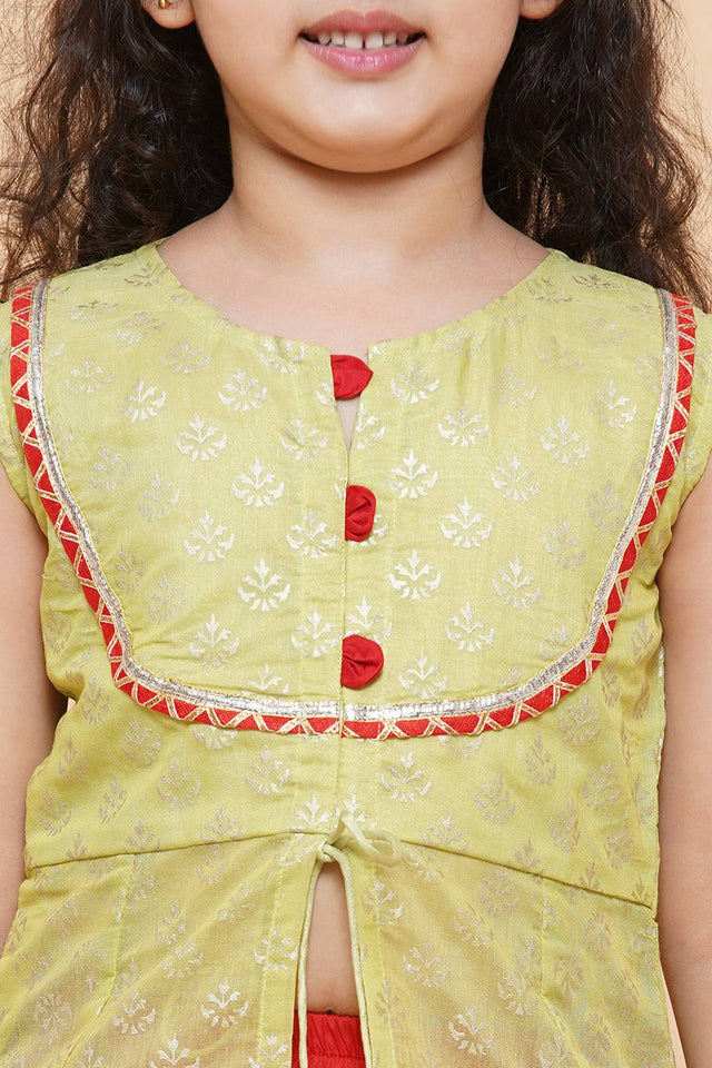 Girl's Red Solid Silk Lehenga