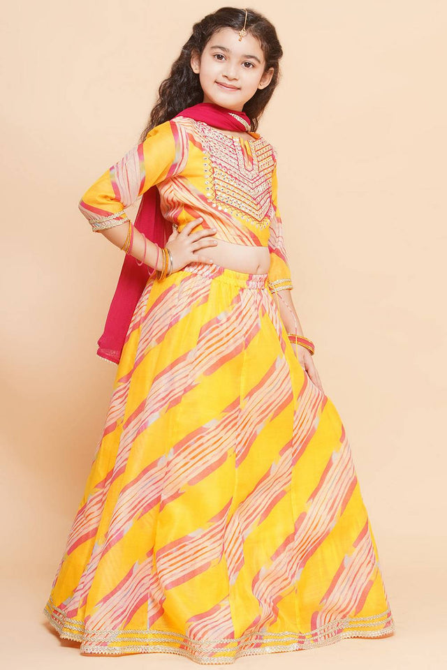 Girl's Pink Leheriya Printed Silk Lehenga