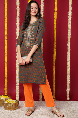 Green Cotton Blend Embroidered Round Neck Kurti