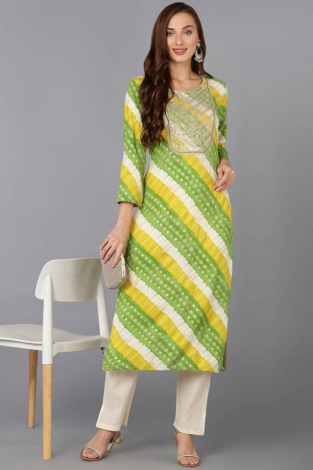 Green Cotton Embroidered Round Neck Kurti