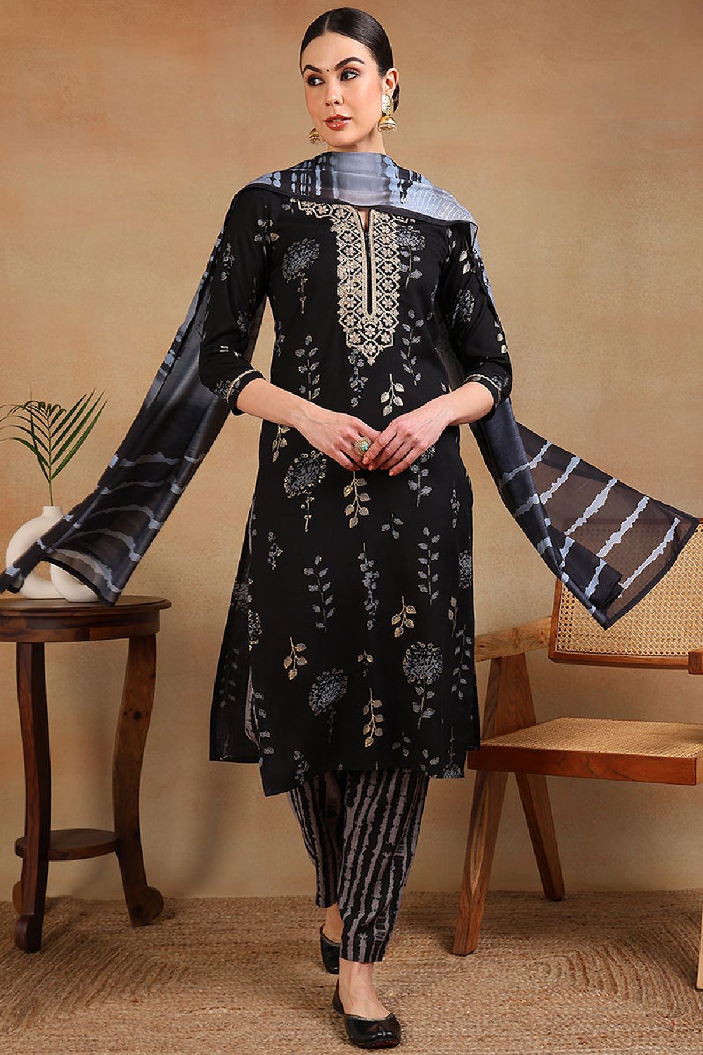 Buy Black Rayon Floral Printed Yoke Design Straight Suit Set Online -  KARMAPLACE