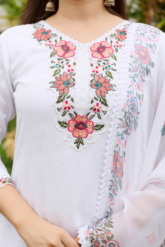 White Floral Embroidered Viscose Kurti Pant Set