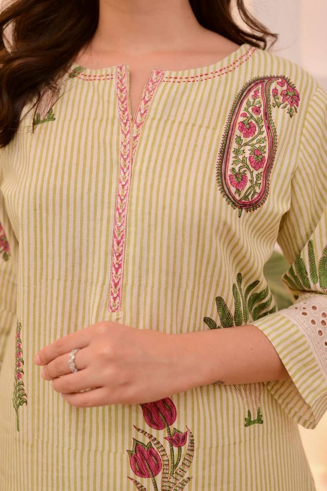 Green Floral Printed Cotton Kurti Pant Set (NYS-151319-Green)