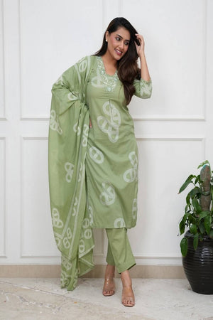 Green Embroidered Cotton Kurti Pant Set (NYS-VN1227F-Green)
