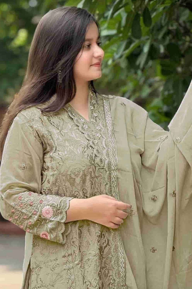 Green Embroidered Georgette Straight Cut Suits (RF30284)