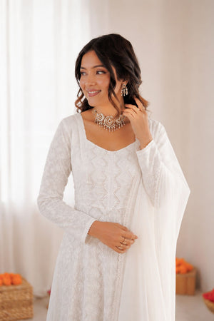Off White Floral Embroidered Georgette Anarkali Suit (RT-6023)
