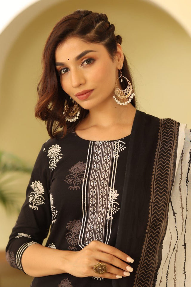 Black And White Printed Kurta With Trousers And Dupatta
