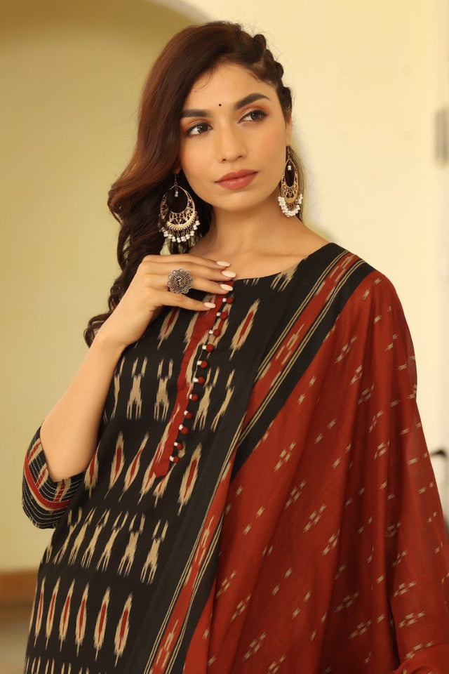 Black Ethnic Motifs Printed Paneled Rayon Blend Kurti