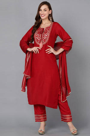 Red Silk Blend Embroidered Kurti Pant With Dupatta