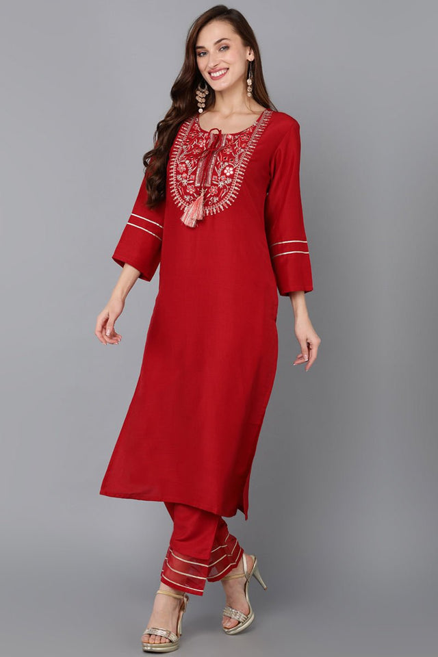 Red Silk Blend Embroidered Kurti Pant With Dupatta