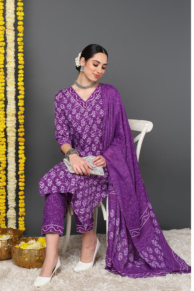 Violet Rayon Blend Ethnic Motifs Printed Straight Cut Suit Set