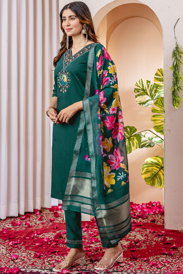 Green Floral Embroidered Viscose Kurti Pant Set (iva-112-Green)