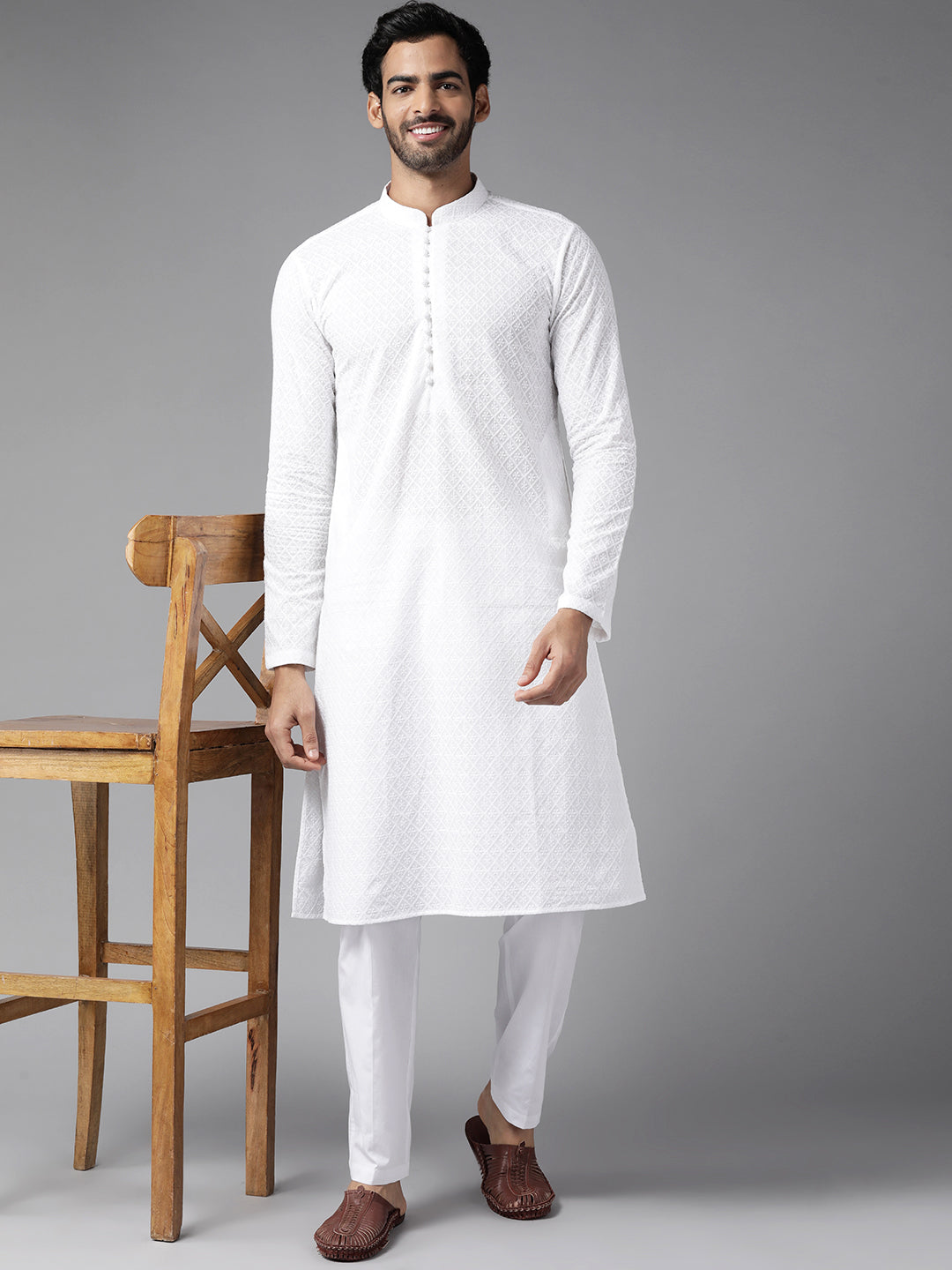 Buy Men's White Pure Cotton Chikankari Embroidered Kurta Pajama Set Online