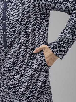 Buy Men's Blue Cotton Geometric Printed Straight Kurta Online - Side