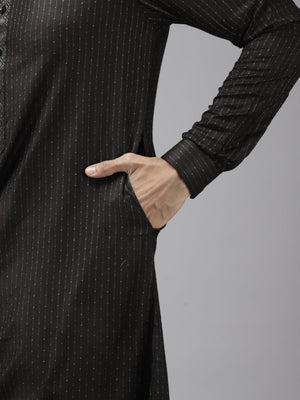 Buy Men's Oliveâ  Cotton Woven Thread Work Straight Kurta Online - Side