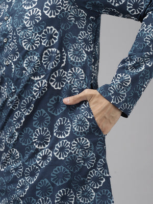 Buy Men's Blue Cotton Printed Straight Kurta Online - Side