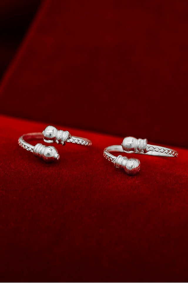 Buy Women's Alloy Toe Ring in Silver