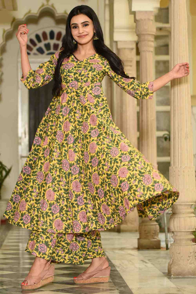 Women's Kurta Sets Online