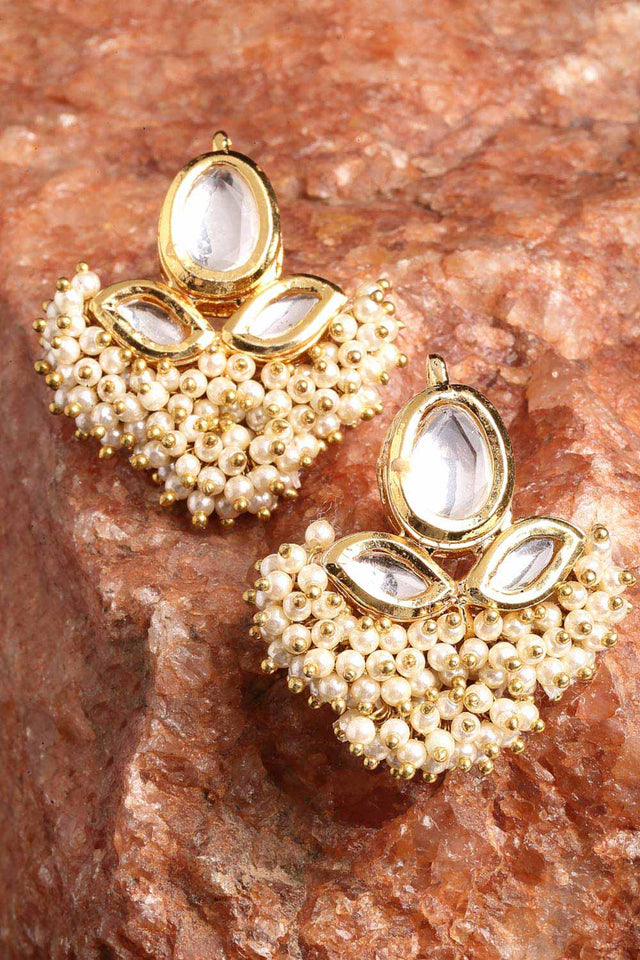 White Gold-Plated Kundan And Pearls Dangler Earring