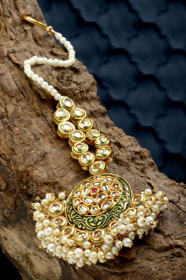 Green And Gold Mang Tikka Head Jewelry With Kundan And Pearls