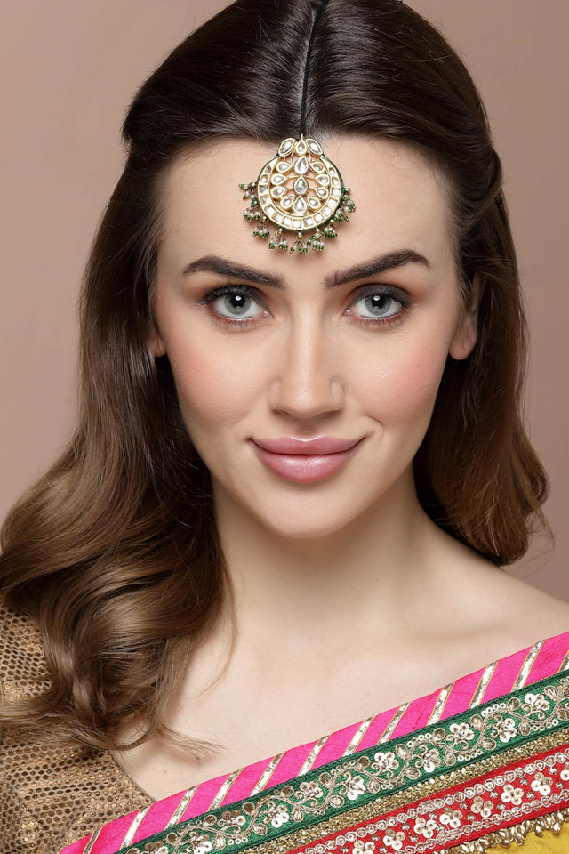 Gold And Green Mang Tikka Head Jewelry With Kundan And Pearls