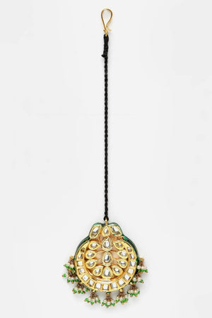 Gold And Green Mang Tikka Head Jewelry With Kundan And Pearls