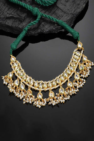 White And Gold Kundan And Pearls Choker Necklace