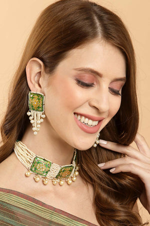 Green And White Gold-Plated Pearls And Natural Stones Jewelry Set