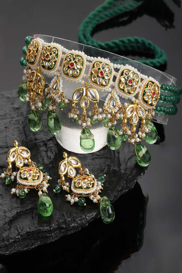 Green And White Kundan And Pearls Necklace And Earring Set
