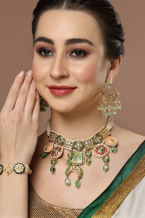 Green And White Kundan And Pearls Necklace And Earring Set