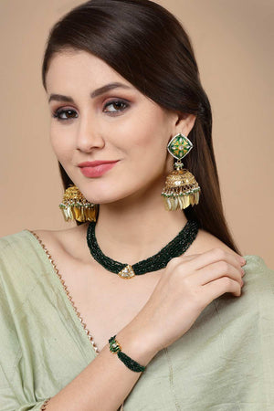 Green And Gold Gold-Plated Kundan And Pearls Bead Necklaces