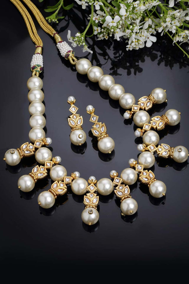Gold And White Gold-Plated Kundan And Pearls Jewelry Set