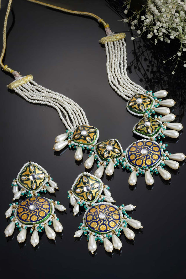 Blue And White Gold-Plated Kundan And Pearls Jewelry Set