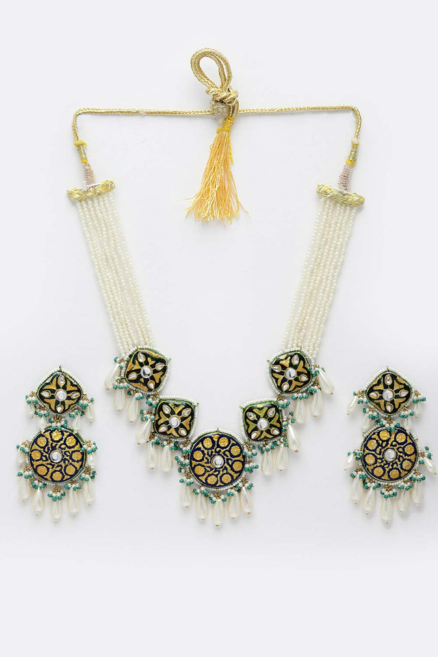 Blue And White Gold-Plated Kundan And Pearls Jewelry Set