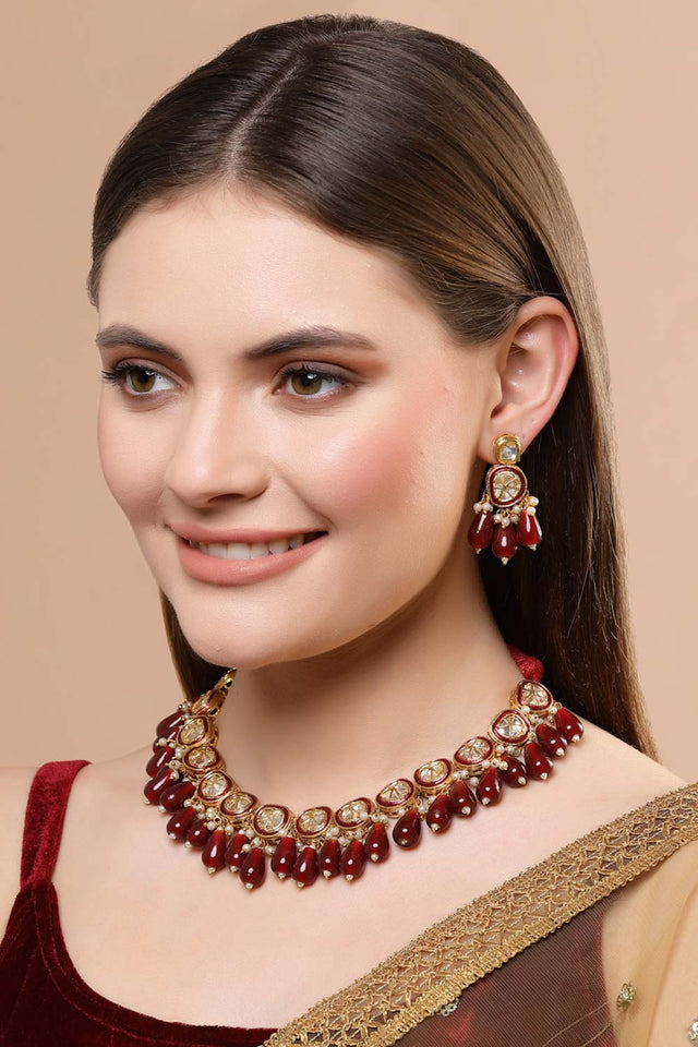 Red And Cream Gold-Plated Kundan And Pearls Jewelry Set