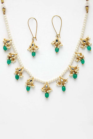 Shop Women's Necklace Set in Green