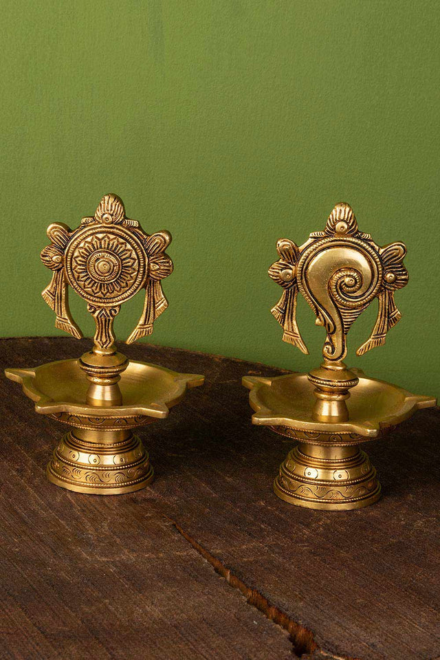 Brass Shank-Chakra Oil Diya With 5 Wicks