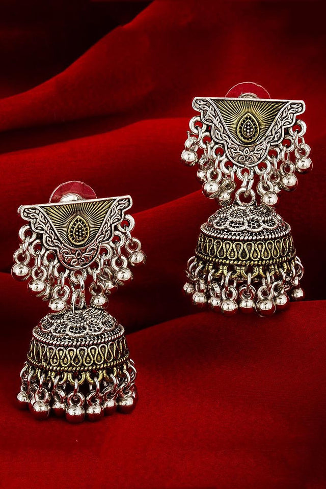 Women's Alloy Jhumka Earrings In Silver