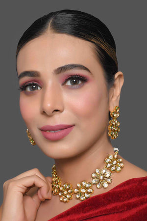 Handcrafted Floral Kundan Necklace With Earrings (FEMBD009)