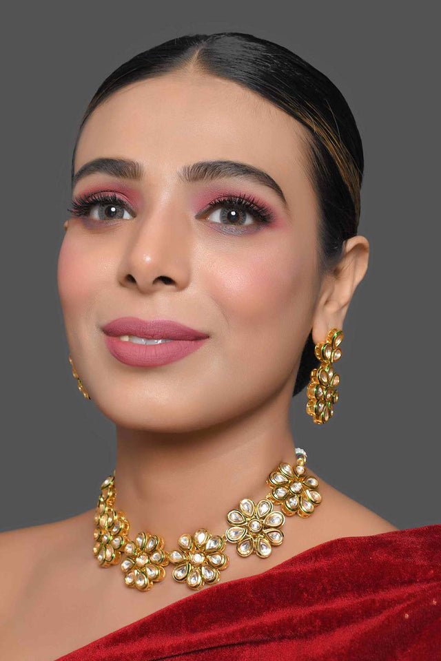 Handcrafted Floral Kundan Necklace With Earrings (FEMBD009)