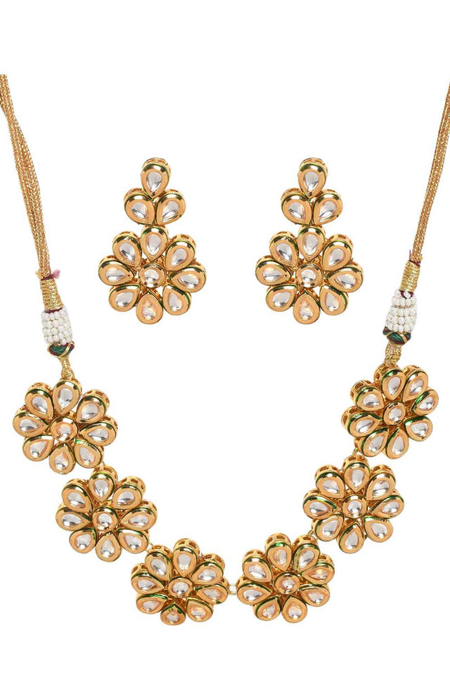 Handcrafted Floral Kundan Necklace With Earrings (FEMBD009)