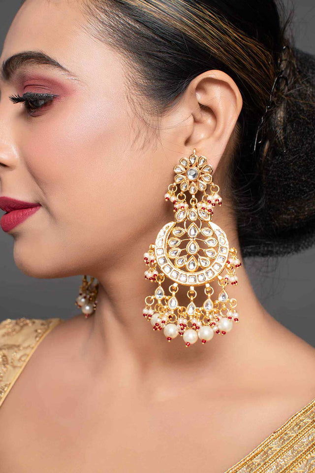 Gold Toned Kundan Crescent Shaped Earring (FEMBD013)