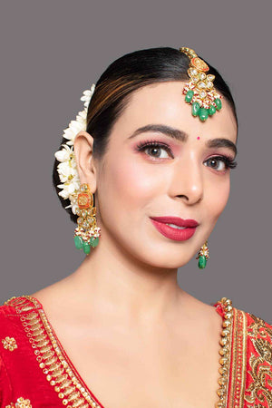 Red Gold Toned Kundan Earrings With Maangtikka (FEMBD015)