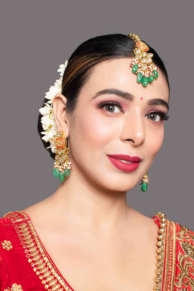 Red Gold Toned Kundan Earrings With Maangtikka (FEMBD015)