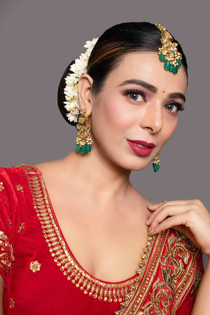 Green Gold Toned Kundan Earrings With Maangtikka (FEMBD016)