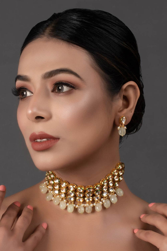 Ivory Beaded Handcrafted Kundan Choker With Earrings
